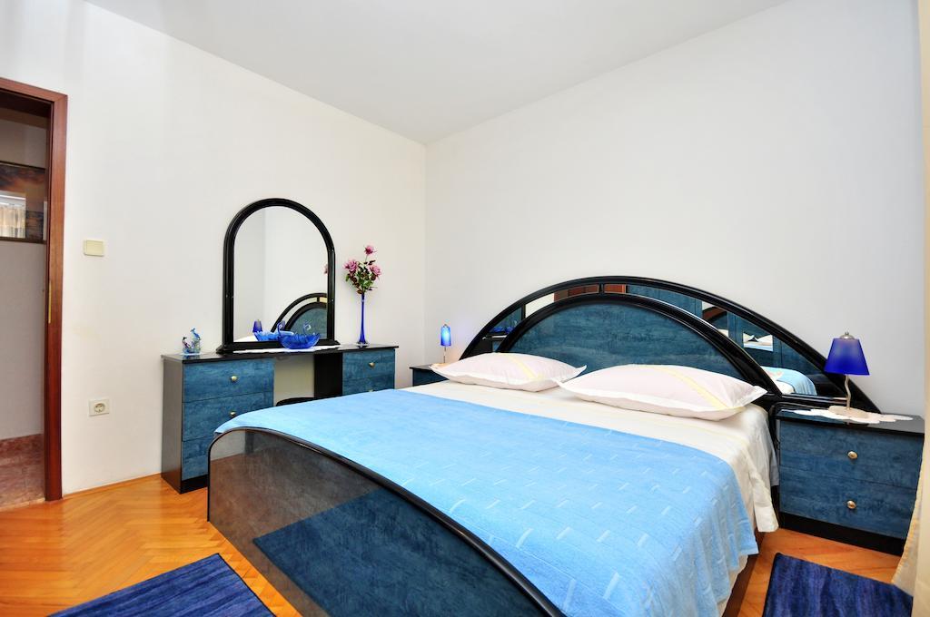 Apartments Sakal Trogir Room photo